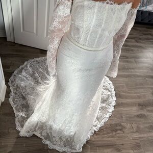 Ivory lace wedding dress